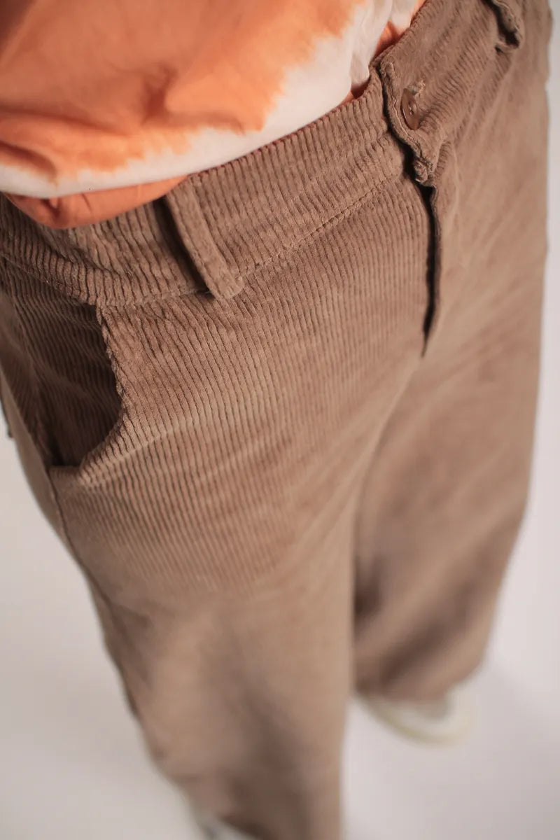 Pantalon Aliénor velours côtelé taupe