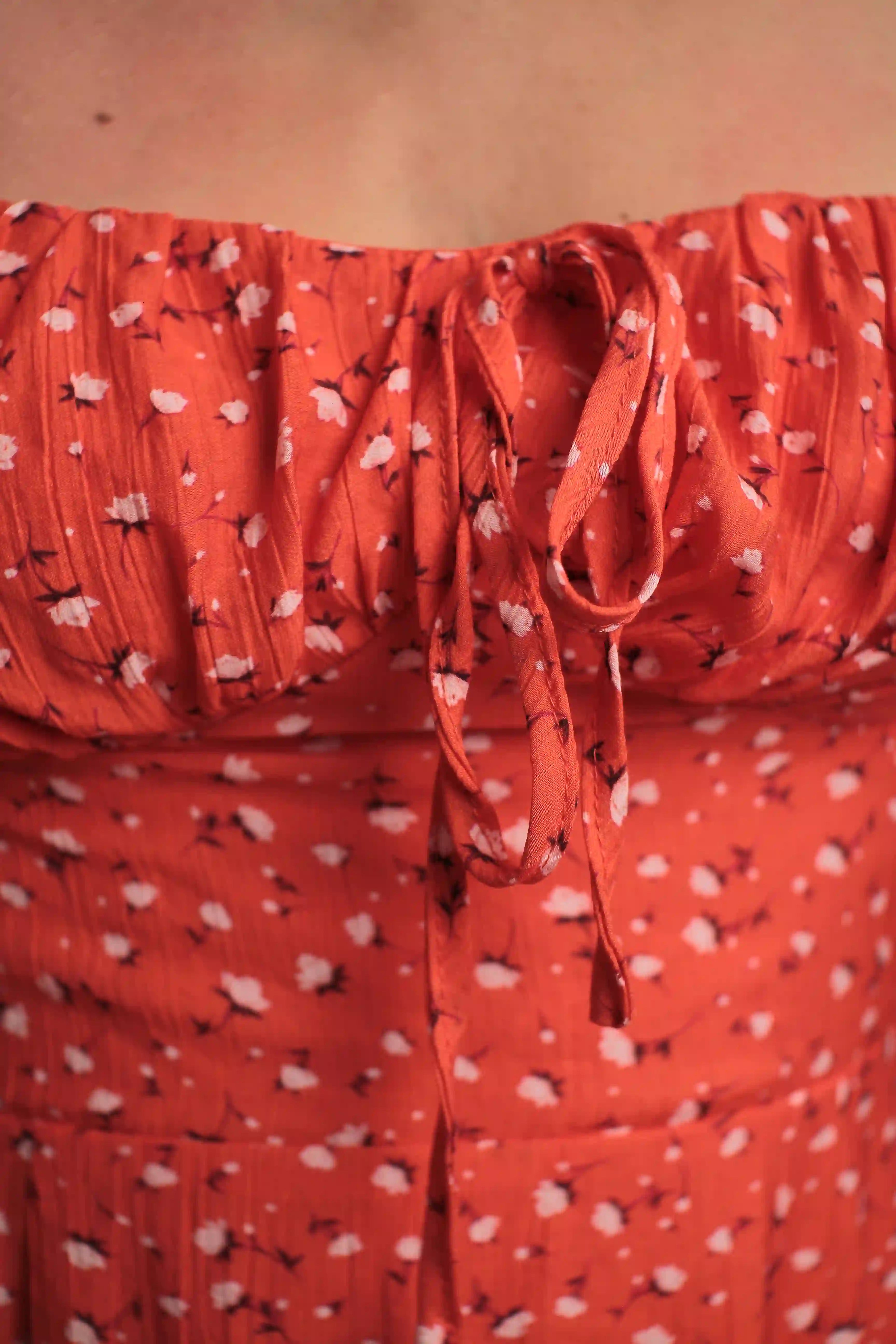 Robe Bella rouge à fleurs